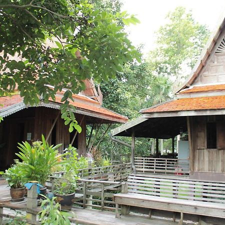 Thai Teak House Garden Homestay Hang Dong Exterior photo