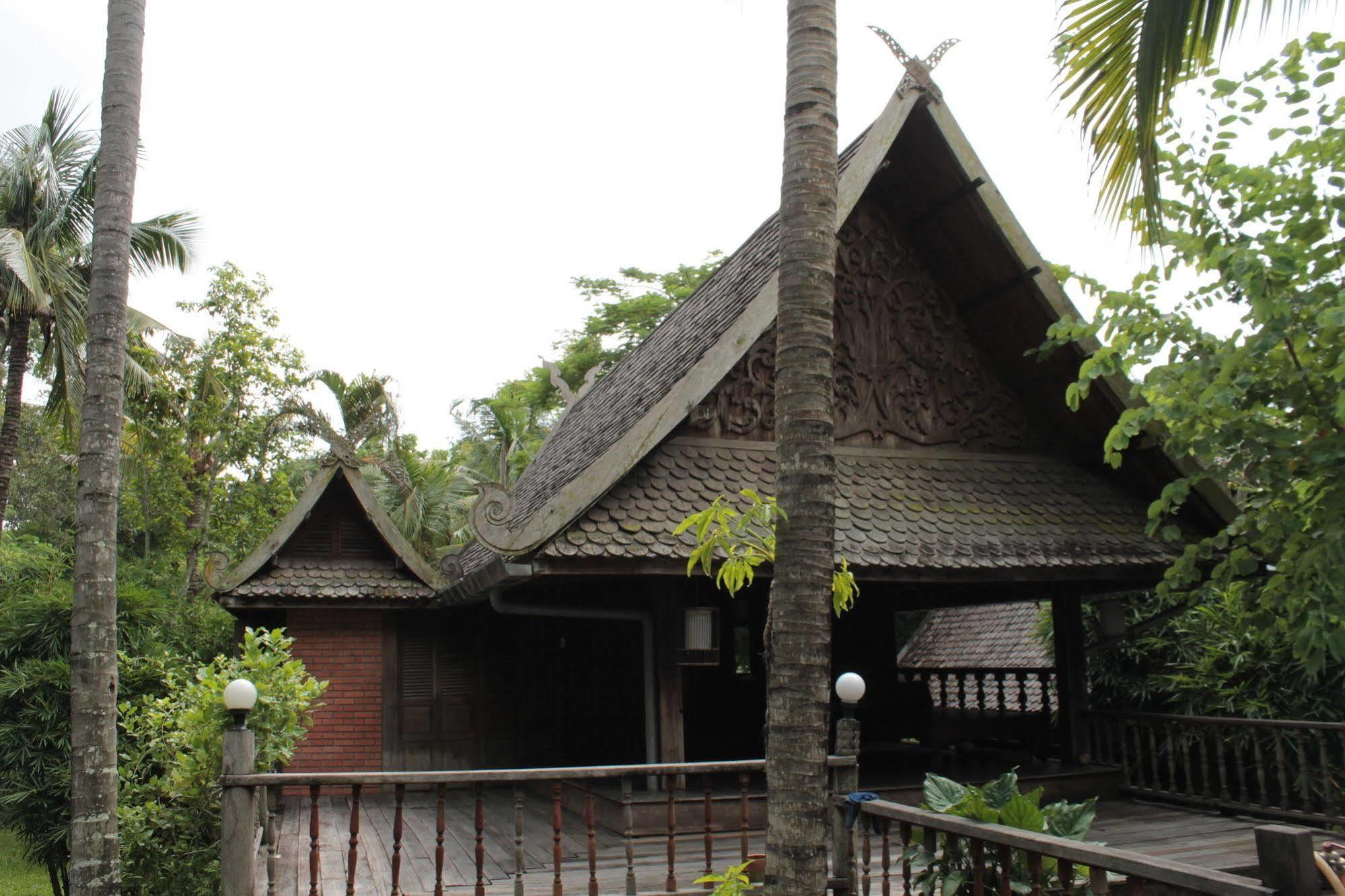 Thai Teak House Garden Homestay Hang Dong Exterior photo